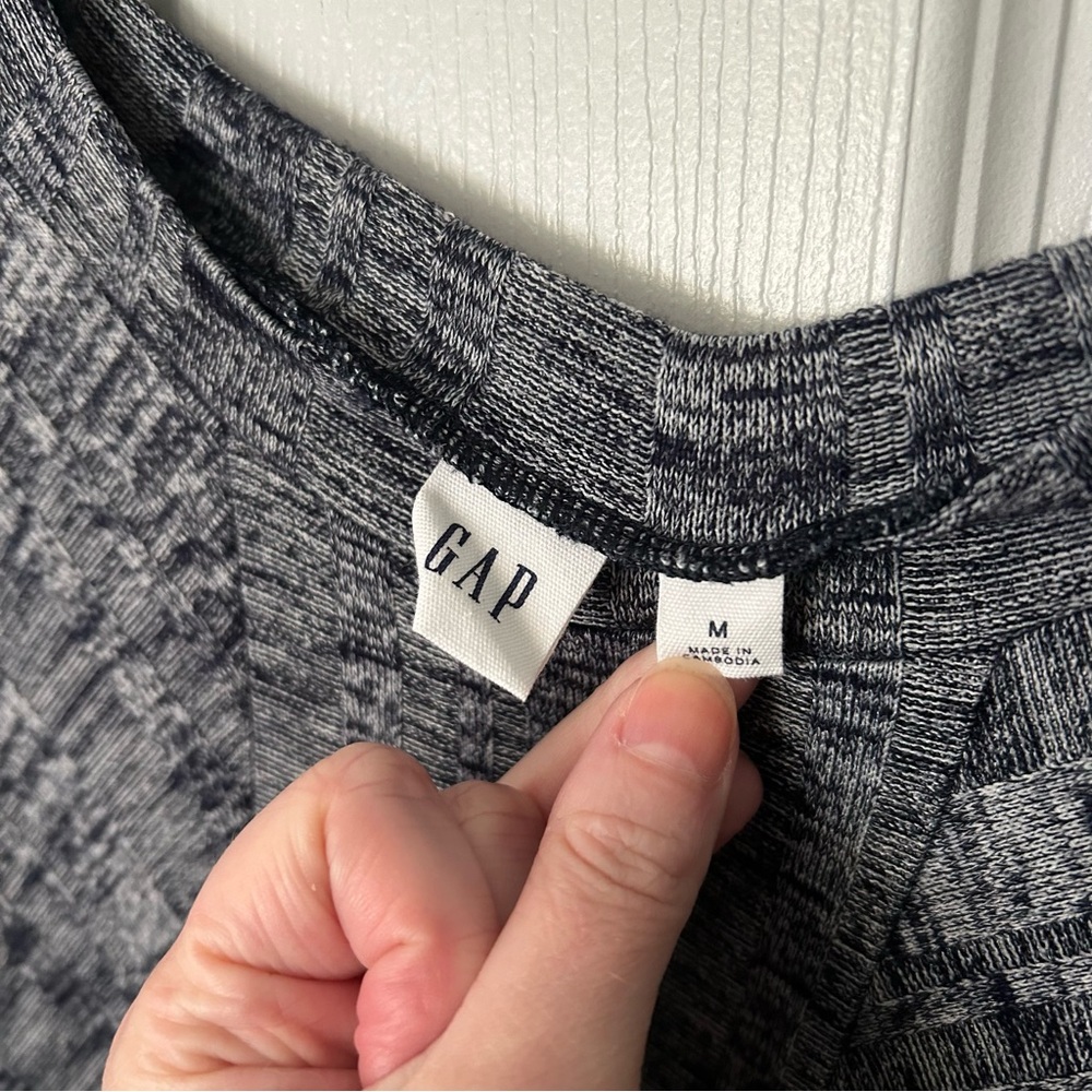 GAP Knit Dress - Picture 3 of 5
